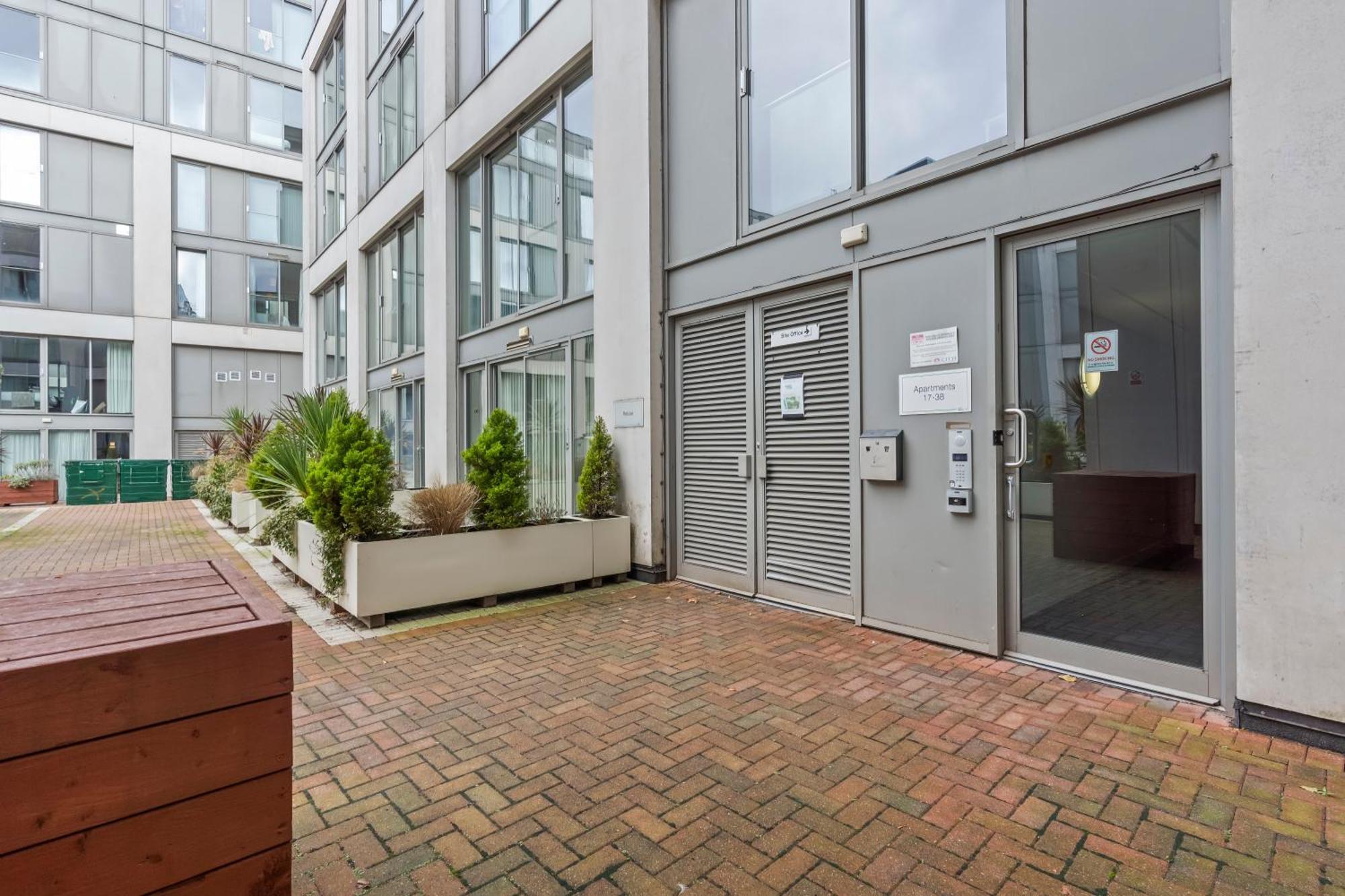 Heart Of City Centre Luxury Apartment With Secure Underground Parking Birmingham Exteriör bild